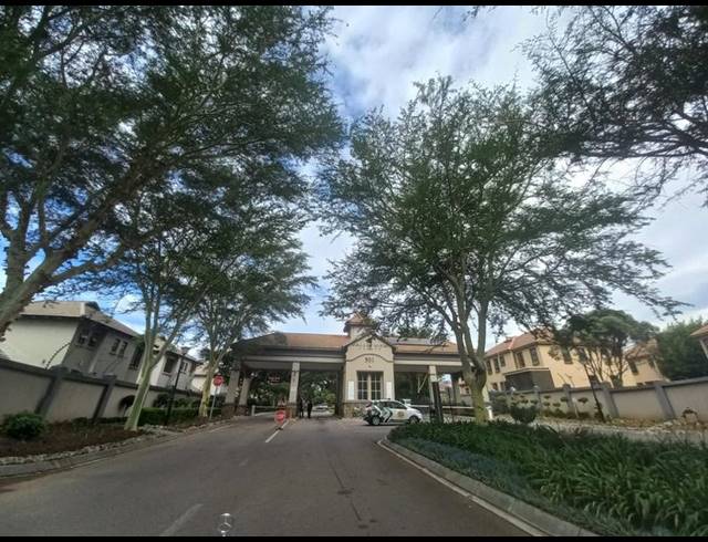 5 BEDROOM HOUSE FOR SALE IN VALLEY VIEW ESTATE